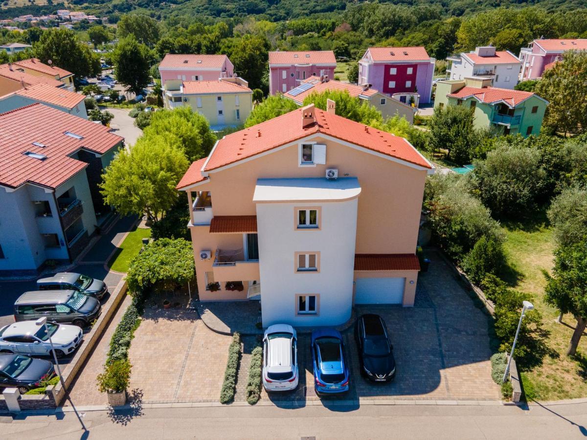 Apartments Kay Baška Eksteriør billede