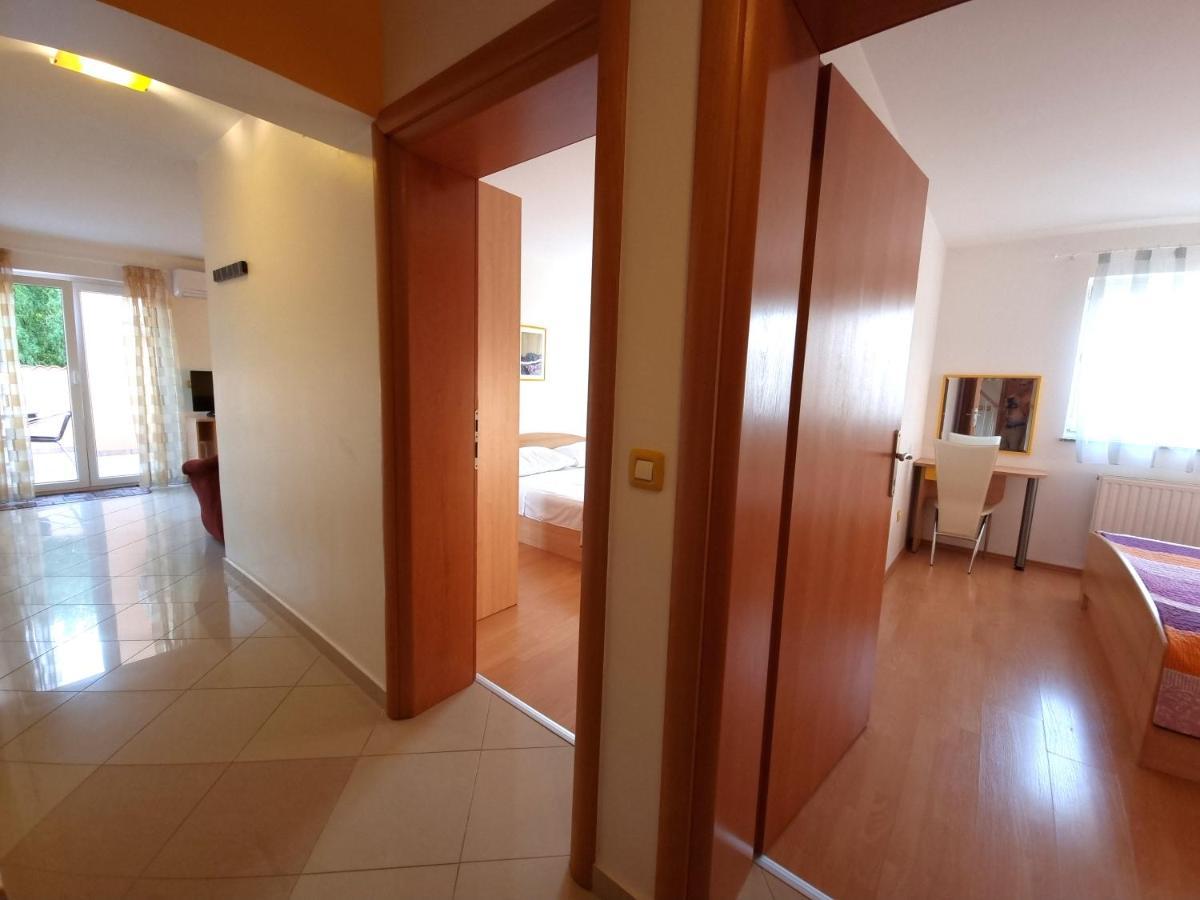 Apartments Kay Baška Eksteriør billede