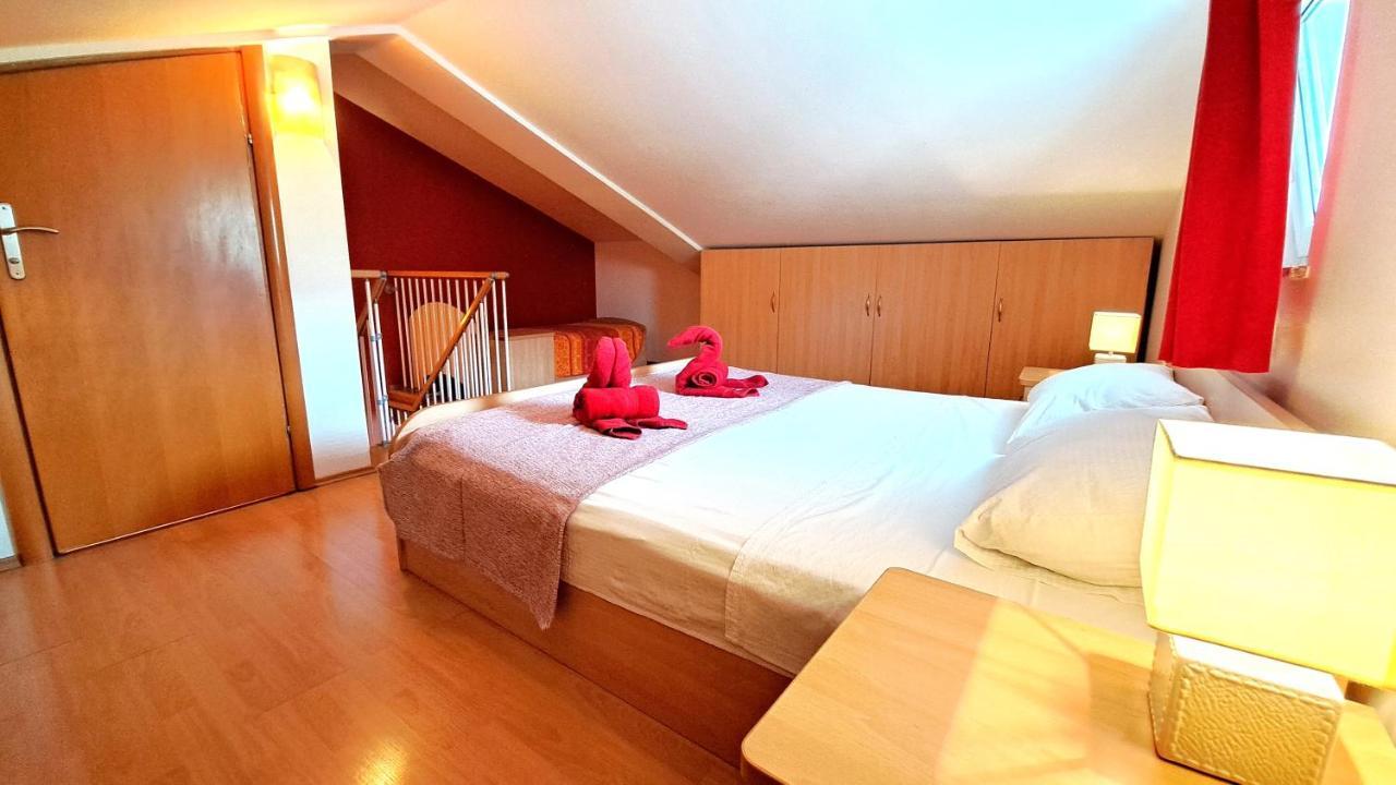 Apartments Kay Baška Eksteriør billede