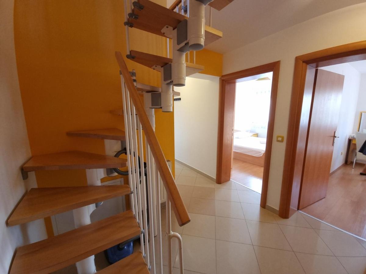 Apartments Kay Baška Eksteriør billede