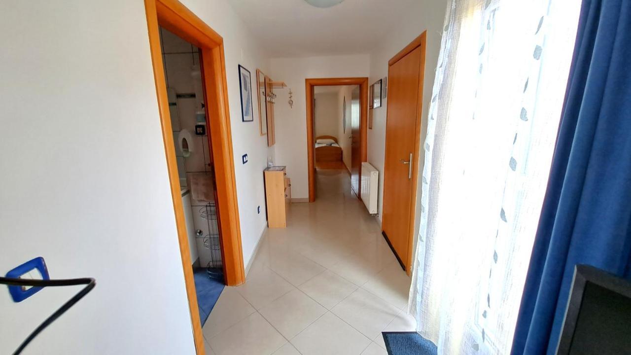 Apartments Kay Baška Eksteriør billede