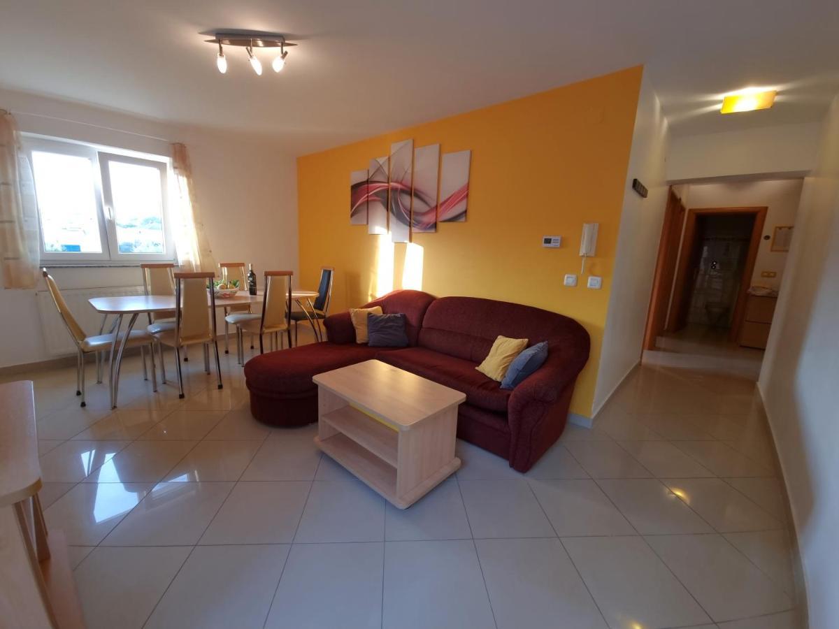 Apartments Kay Baška Eksteriør billede