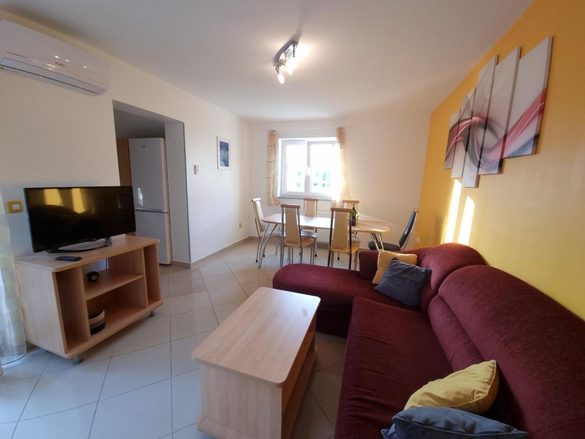 Apartments Kay Baška Eksteriør billede